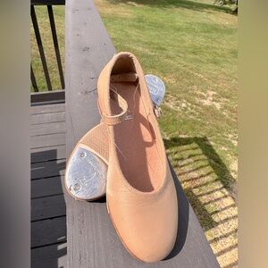 Girls size 12.5 Bloch tan tap shoes.
